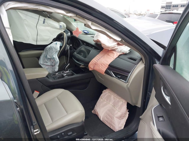 2021 CADILLAC XT4 1GYAZAR46MF063249 Photo 4
