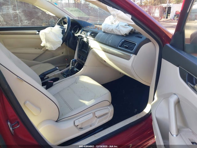 1VWBT7A36HC067534 Volkswagen Passat 1.8t Se