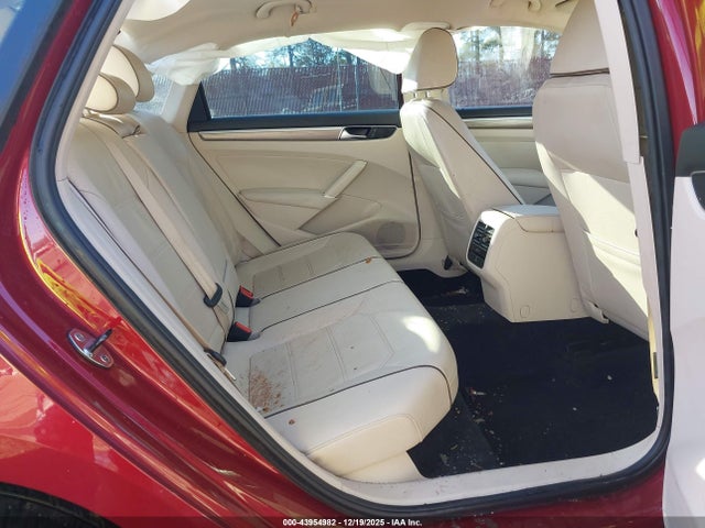 1VWBT7A36HC067534 Volkswagen Passat 1.8t Se