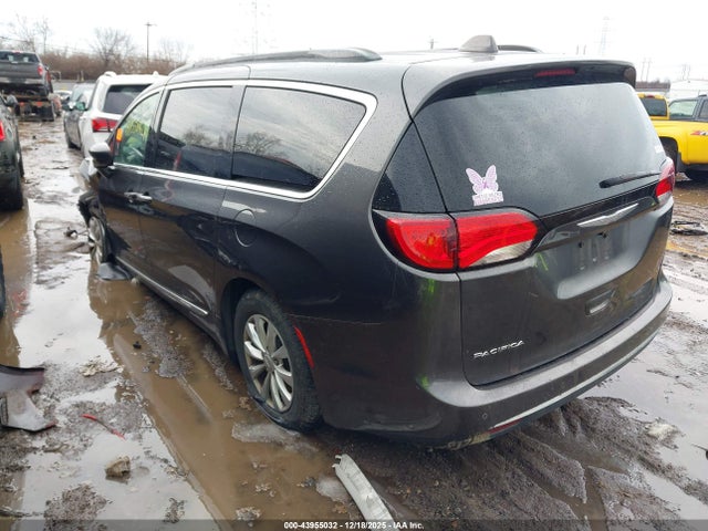 Продаж на аукціоні авто 2017 Chrysler Pacifica Touring-l, vin: 2C4RC1BG4HR794470, номер лоту: 43955032