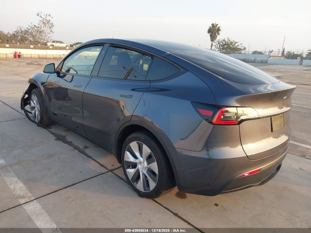 7SAYGDED9PF965987 Tesla Model Y Rwd