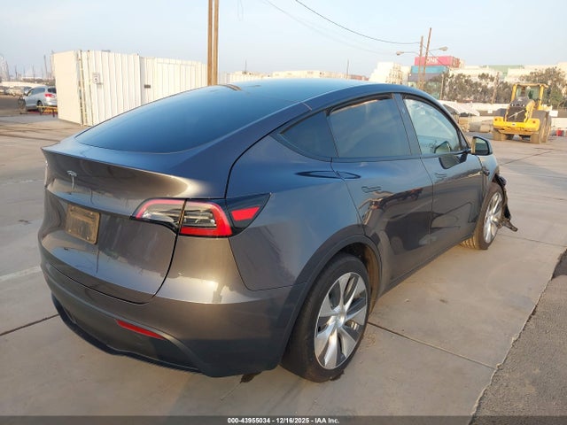 7SAYGDED9PF965987 Tesla Model Y Rwd