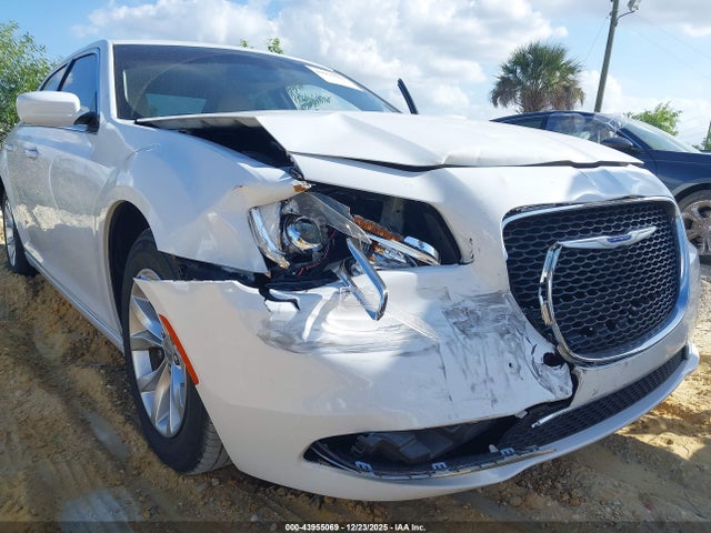 Продажа на аукционе авто 2020 Chrysler 300 Touring, vin: 2C3CCAAG7LH150813, номер лота: 43955069