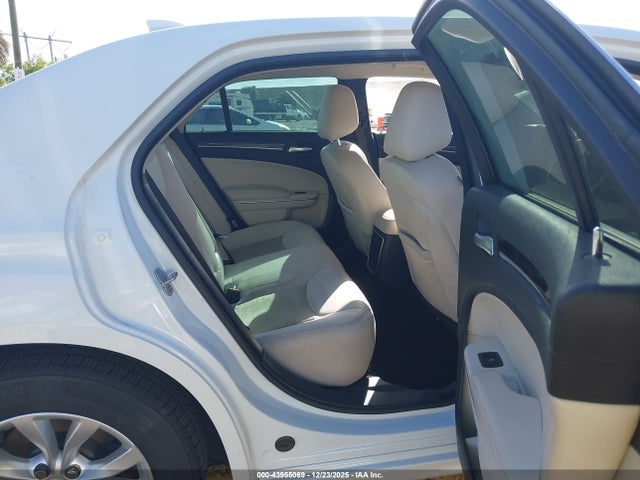 Продажа на аукционе авто 2020 Chrysler 300 Touring, vin: 2C3CCAAG7LH150813, номер лота: 43955069