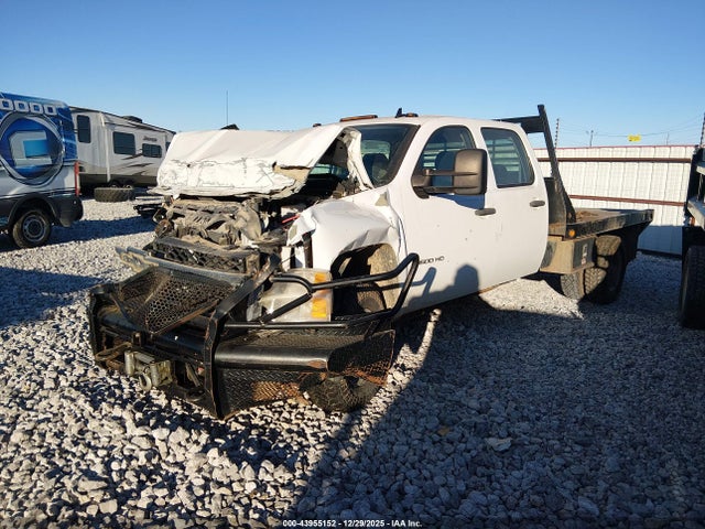 43955152 :رقم المزاد ، 1GB4K0CL0BF152852 vin ، 2011 Chevrolet Silverado 3500hd Chassis Lt1 مزاد بيع