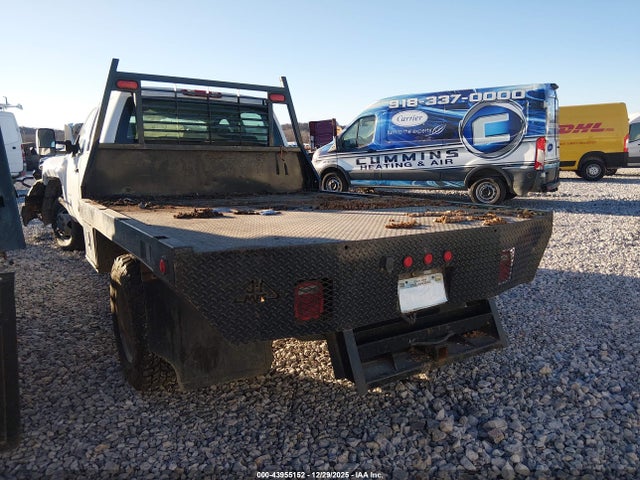 43955152 :رقم المزاد ، 1GB4K0CL0BF152852 vin ، 2011 Chevrolet Silverado 3500hd Chassis Lt1 مزاد بيع