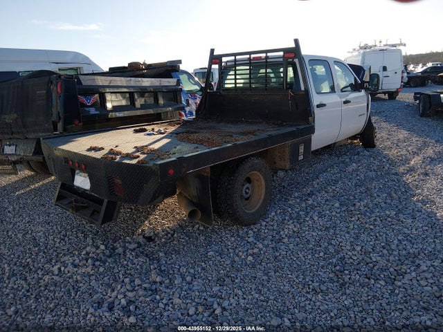 43955152 :رقم المزاد ، 1GB4K0CL0BF152852 vin ، 2011 Chevrolet Silverado 3500hd Chassis Lt1 مزاد بيع