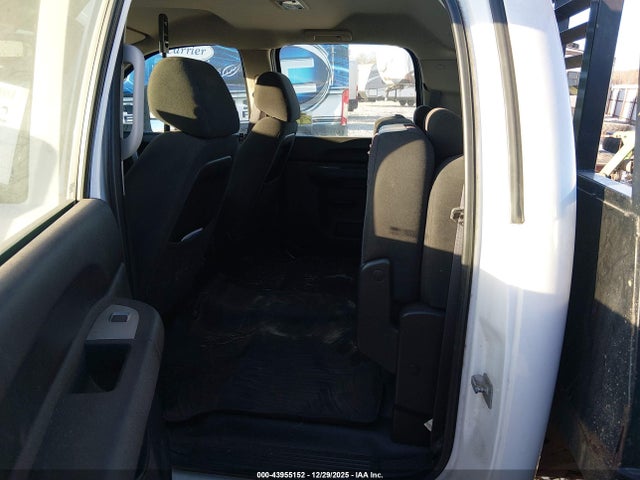 43955152 :رقم المزاد ، 1GB4K0CL0BF152852 vin ، 2011 Chevrolet Silverado 3500hd Chassis Lt1 مزاد بيع