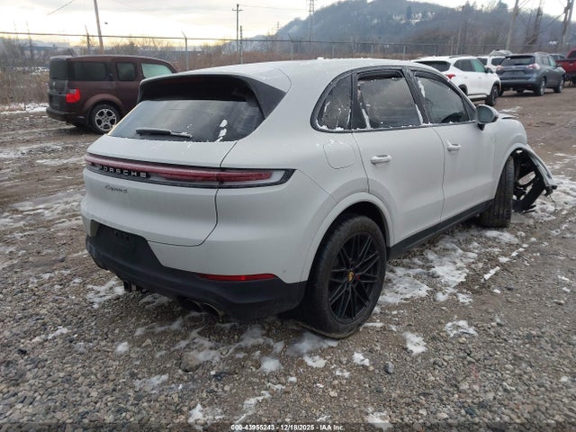 2024 PORSCHE CAYENNE WP1AL2AY4RDA32661 Photo 3