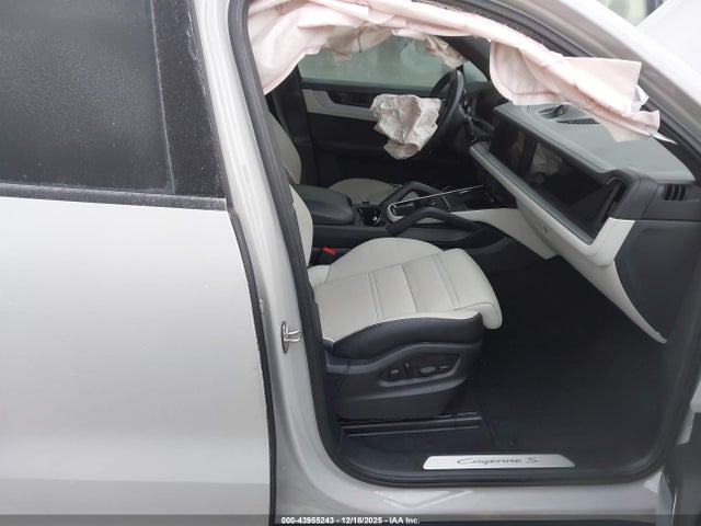 2024 PORSCHE CAYENNE WP1AL2AY4RDA32661 Photo 4