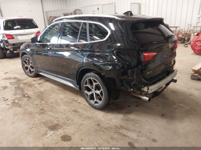 2018 BMW X1 WBXHT3C31J3H33679 Photo 2