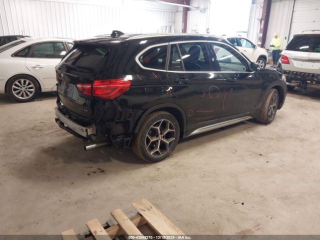 2018 BMW X1 WBXHT3C31J3H33679 Photo 3