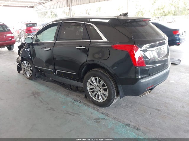 2018 CADILLAC XT5 1GYKNARS7JZ224328 Photo 2