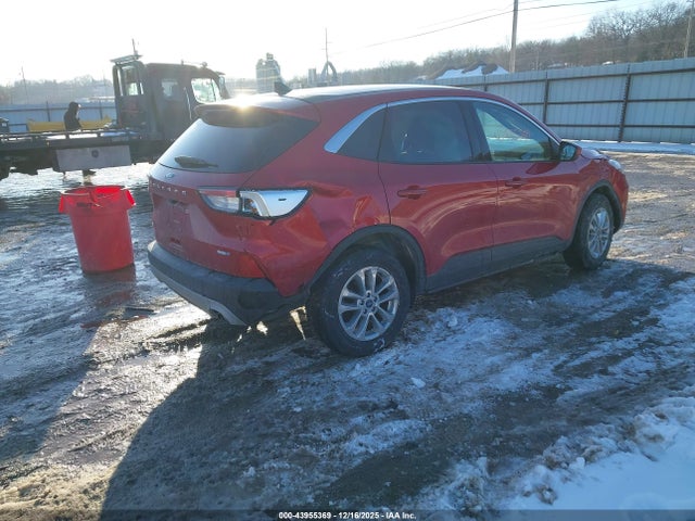 1FMCU9G6XLUC08122 Ford ESCAPE SE