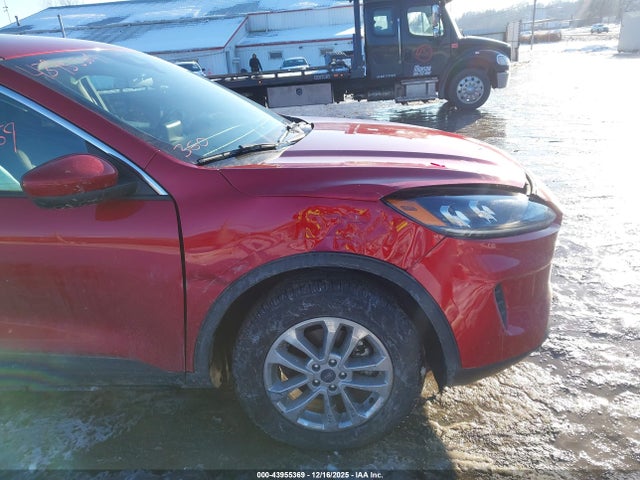 1FMCU9G6XLUC08122 Ford ESCAPE SE