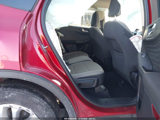 1FMCU9G6XLUC08122 Ford ESCAPE SE