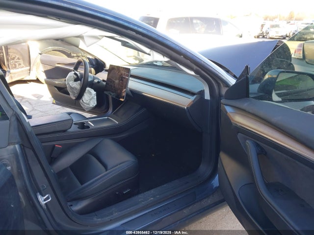 43955462 :رقم المزاد ، 5YJ3E1EB6NF333780 vin ، 2022 Tesla Model 3 Long Range Dual Motor All-wheel Drive مزاد بيع