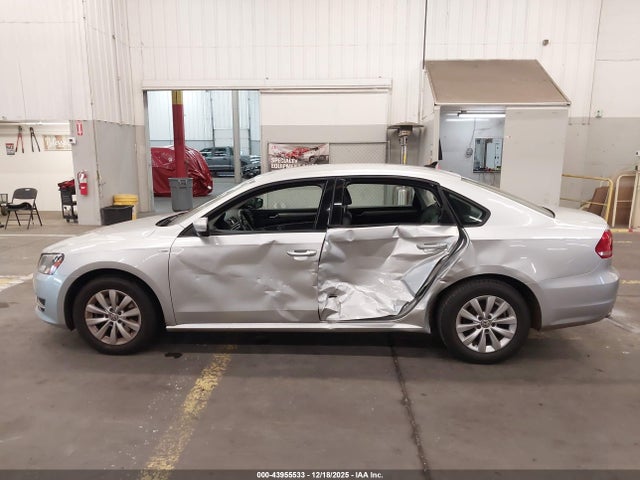 1VWAS7A32FC012459 Volkswagen Passat 1.8t Wolfsburg Edition