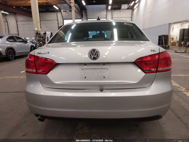 1VWAS7A32FC012459 Volkswagen Passat 1.8t Wolfsburg Edition
