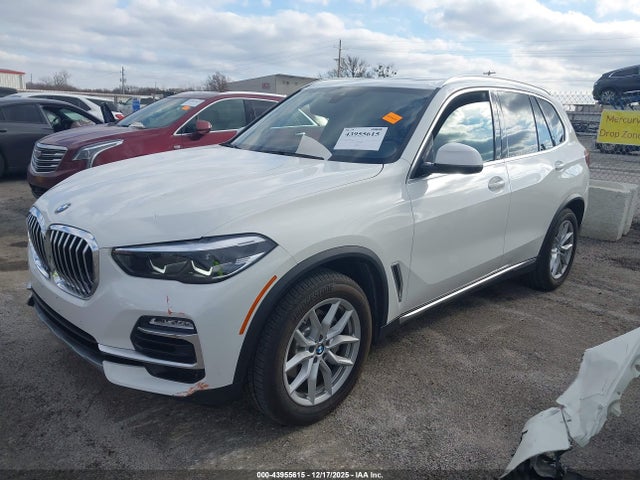 2021 BMW X5 5UXCR6C06M9E22651 Photo 1