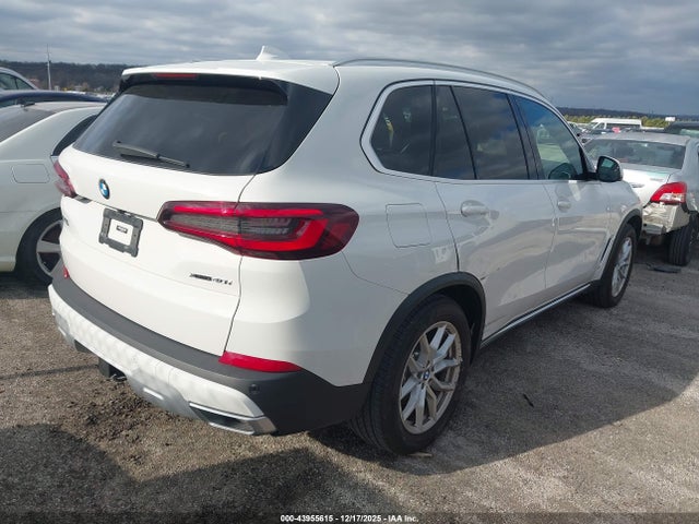 2021 BMW X5 5UXCR6C06M9E22651 Photo 3