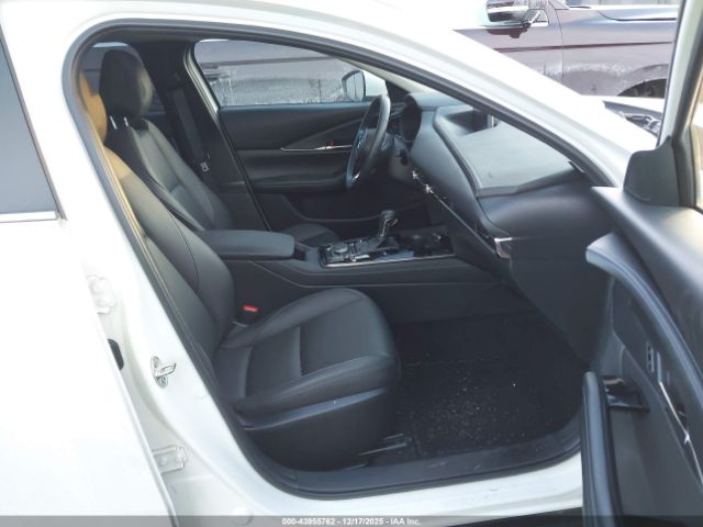 2022 MAZDA CX-30 3MVDMBCLXNM424571 Photo 4