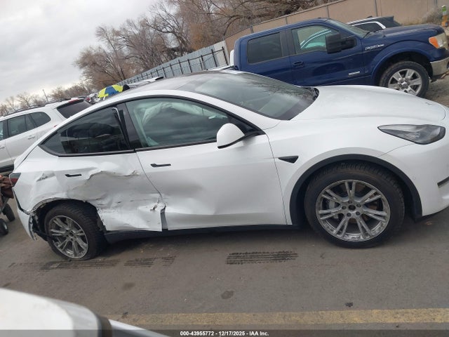 7SAYGDEE9NF364519 Tesla Model Y Long Range Dual Motor All-wheel Drive