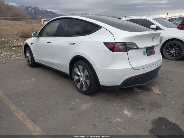2022 TESLA MODEL Y 7SAYGDEE9NF364519 Photo 2