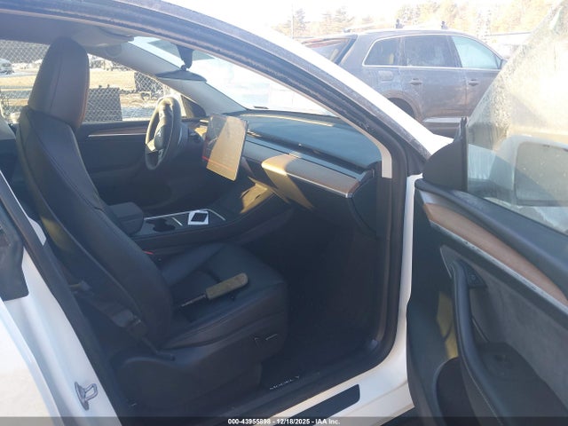 2023 TESLA MODEL Y 7SAYGDEE0PF767856 Photo 4