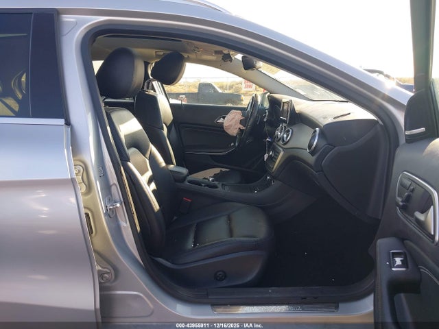 43955911 :رقم المزاد ، WDCTG4GB5FJ062594 vin ، 2015 Mercedes-benz Gla 250 4matic مزاد بيع