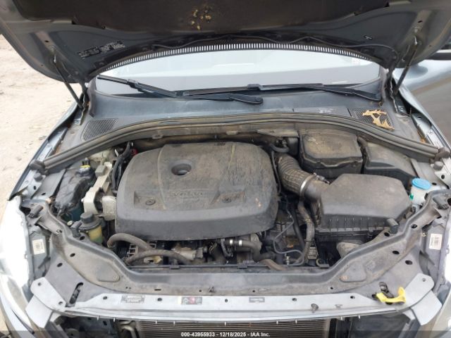 2017 VOLVO XC60 YV449MRR9H2196968 Photo 9