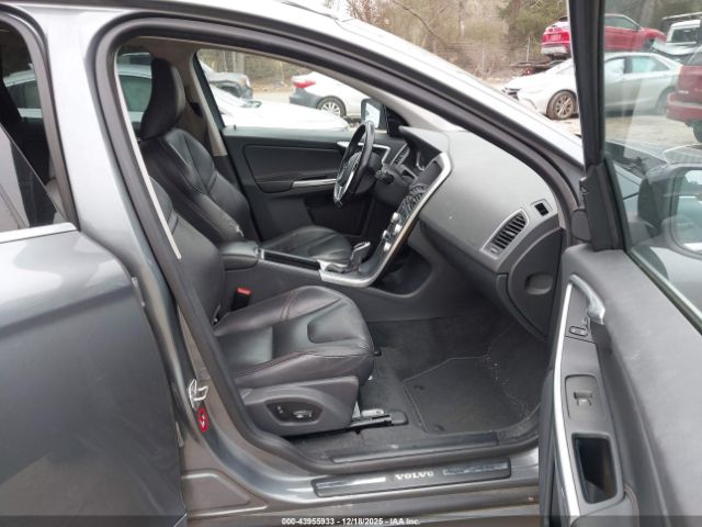 2017 VOLVO XC60 YV449MRR9H2196968 Photo 4