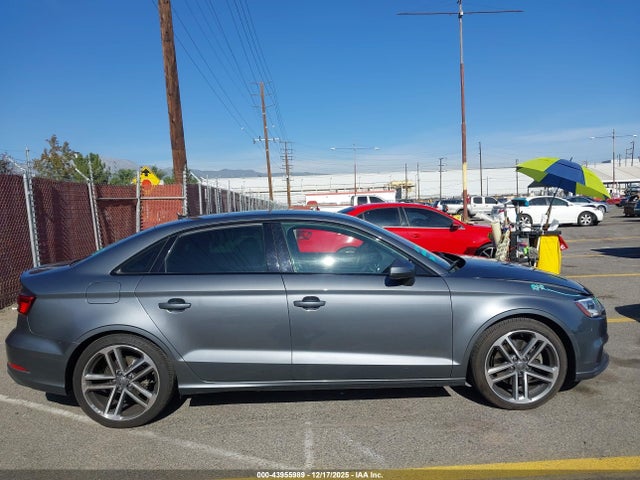 WAUAUGFF1KA125130 Audi A3 40 Titanium Premium