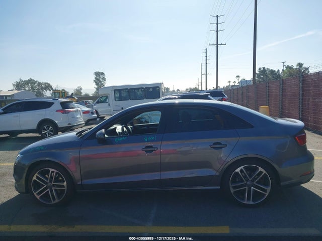 WAUAUGFF1KA125130 Audi A3 40 Titanium Premium