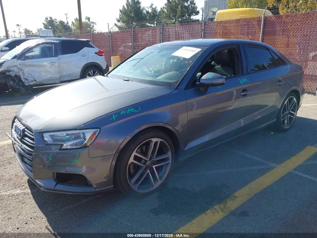 2019 AUDI A3 WAUAUGFF1KA125130 Photo 1