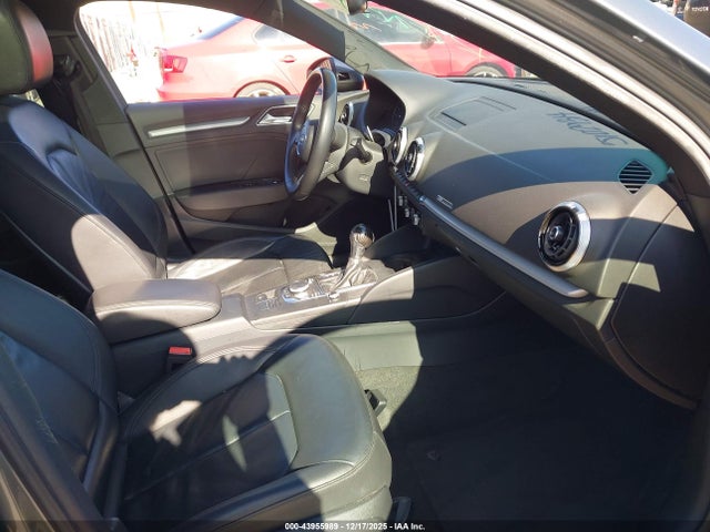 2019 AUDI A3 WAUAUGFF1KA125130 Photo 4