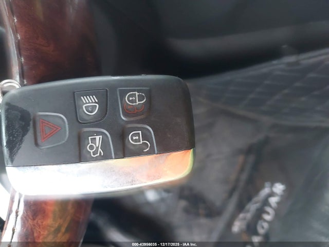 2015 JAGUAR XF SAJWA0FS0FPU64374 Photo 10