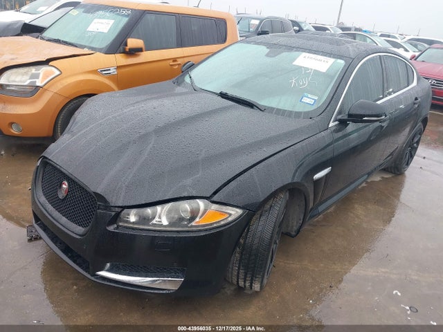 2015 JAGUAR XF SAJWA0FS0FPU64374 Photo 1