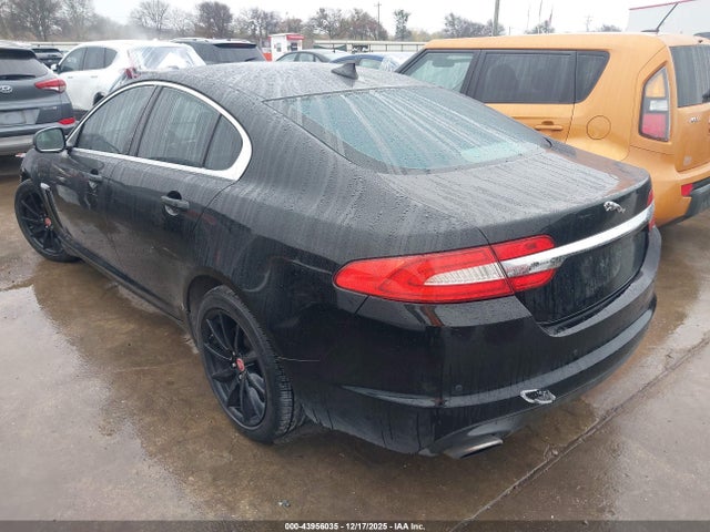2015 JAGUAR XF SAJWA0FS0FPU64374 Photo 2