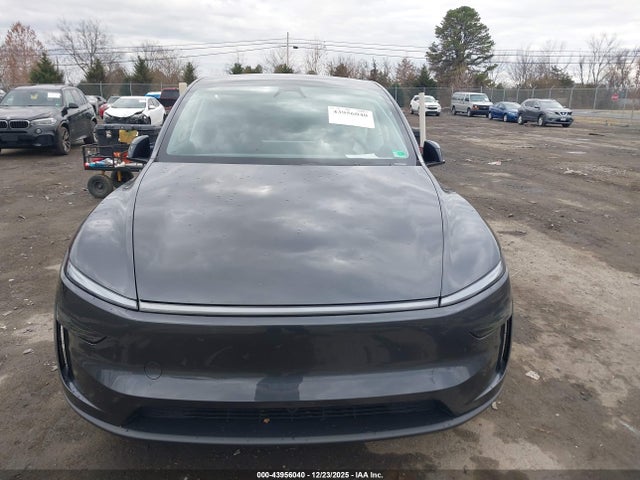 Продаж на аукціоні авто 2026 Tesla Model Y Long Range Launch Series/premium All-wheel Drive, vin: 7SAYGDEE4TA586993, номер лоту: 43956040
