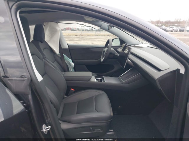 Продаж на аукціоні авто 2026 Tesla Model Y Long Range Launch Series/premium All-wheel Drive, vin: 7SAYGDEE4TA586993, номер лоту: 43956040