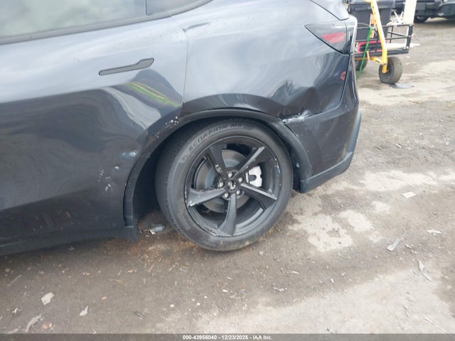 Продаж на аукціоні авто 2026 Tesla Model Y Long Range Launch Series/premium All-wheel Drive, vin: 7SAYGDEE4TA586993, номер лоту: 43956040
