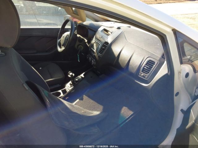 2017 KIA FORTE 3KPFL4A70HE134952 Photo 4