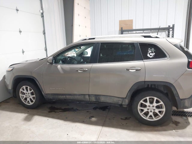 Jeep Cherokee Latitude 2016 1C4PJMCS5GW360775 Image 14