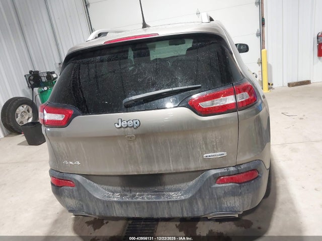 Jeep Cherokee Latitude 2016 1C4PJMCS5GW360775 Image 16