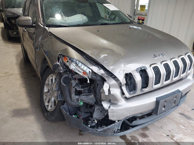 Jeep Cherokee Latitude 2016 1C4PJMCS5GW360775 Image 6