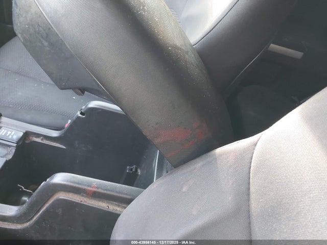 2011 MITSUBISHI ENDEAVOR 4A4JN2AS4BE032496 Photo 5