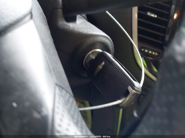 KL7CJNSB2JB583082 Chevrolet TRAX LS