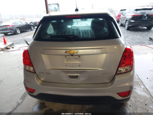 KL7CJNSB2JB583082 Chevrolet TRAX LS