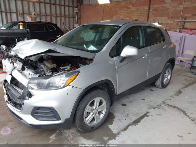 KL7CJNSB2JB583082 Chevrolet TRAX LS
